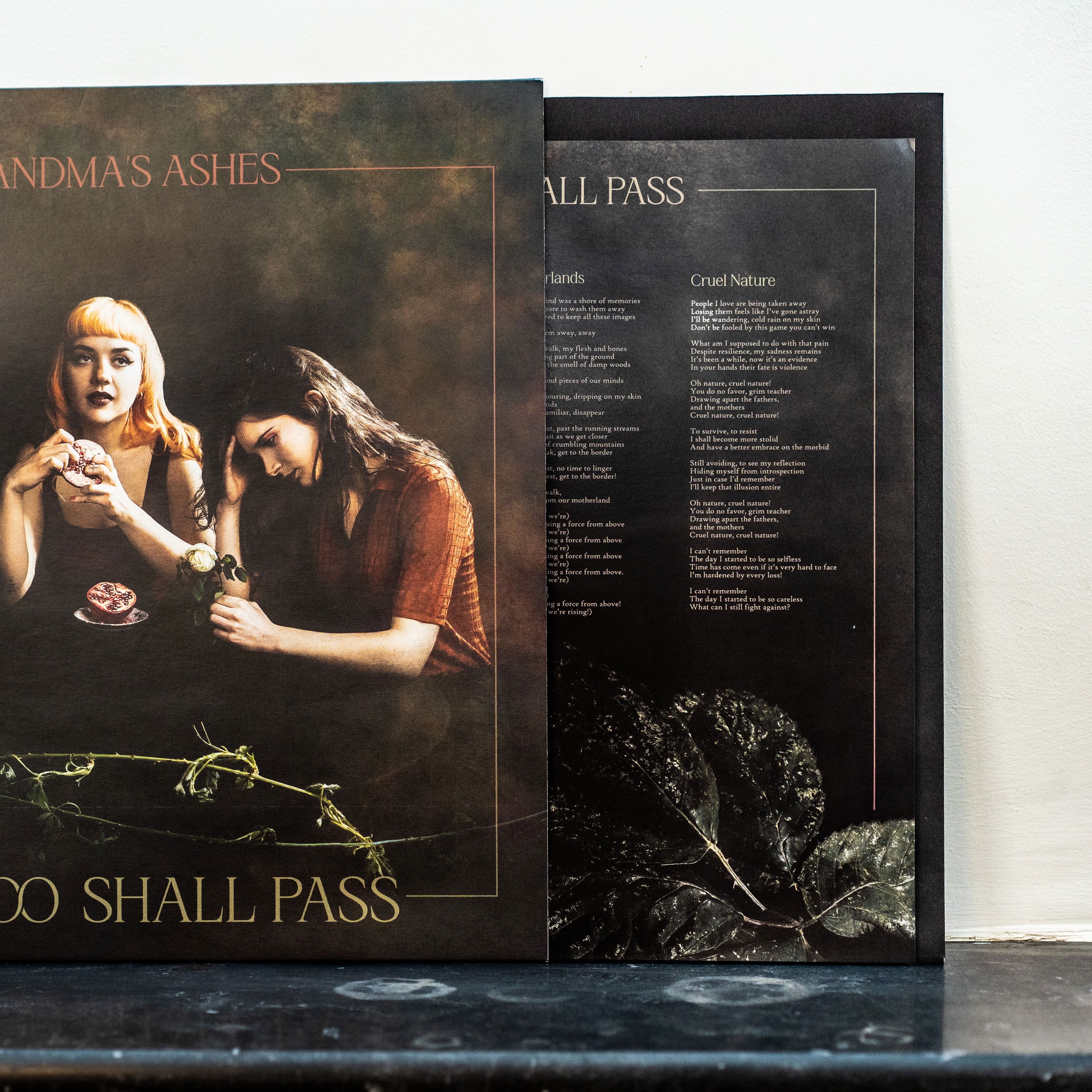 GRANDMA'S ASHES - This Too Shall Pass (Vinyle)